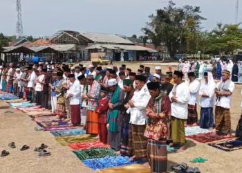 Minta Segera Hujan, Ratusan Warga Di Sukabumi Gelar Salat Istisqa