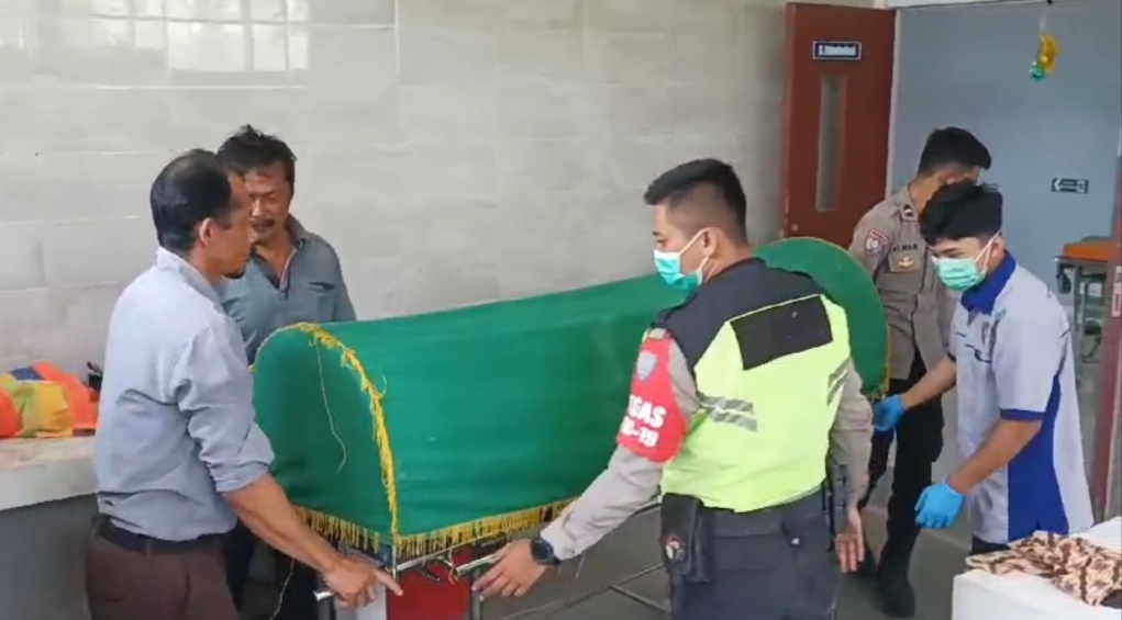 Kabur Dari Rumah Sakit, Pria di Sukabumi Ditemukan Tewas Tergantung di Pohon