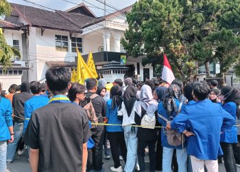 Kota Sukabumi Dinilai Semrawut, Ratusan Mahasiswa PMII Geruduk Pemkot Dan DPRD