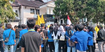 Kota Sukabumi Dinilai Semrawut, Ratusan Mahasiswa PMII Geruduk Pemkot Dan DPRD