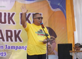 Dongkrak Produksi Opak Ketan Pajampangan, Bupati Resmikan Gedung Sentra Industri IKM