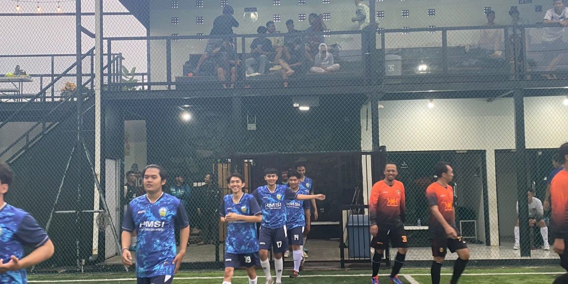 Gelorakan Pemilu Damai Mahasiswa Nusaputra Berdiskusi Bersama Polres Sukabumi Kota di Lapang Mini Soccer