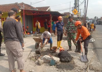 Antisipasi Bencana, Warga Jayaraksa Baros Bersama BPBD Gelar Jumsih
