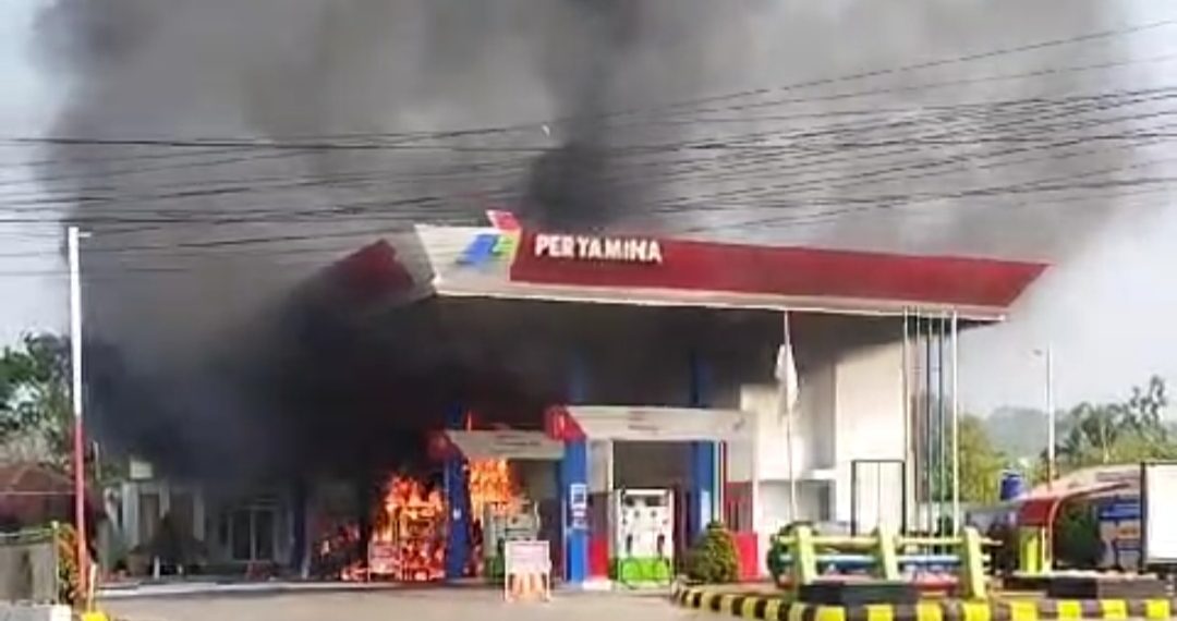 SPBU di Jalur Lingsel Sukabumi Kebakaran, 1 Angkot Ludes