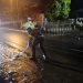 Humanis, Polantas di Sukabumi Bersihkan Lumpur Yang Luber ke Jalan