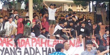 Tiga Kelompok Suporter Beraksi di Stadion Suryakencana