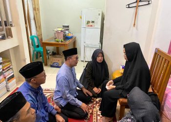 Doa Terbaik Fahmi-Dida Saat Takjiah di Rumah Duka Yunus Suhandi