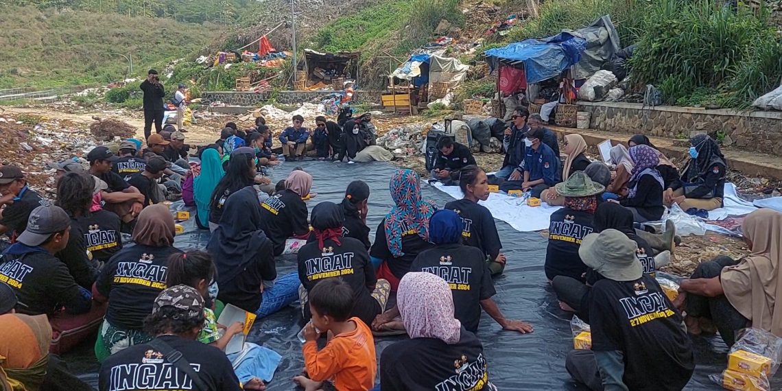 KPU Kota Sukabumi Gandeng IJTI Sosialisasikan Pilkada Bagi Pemulung di TPA Cikundul
