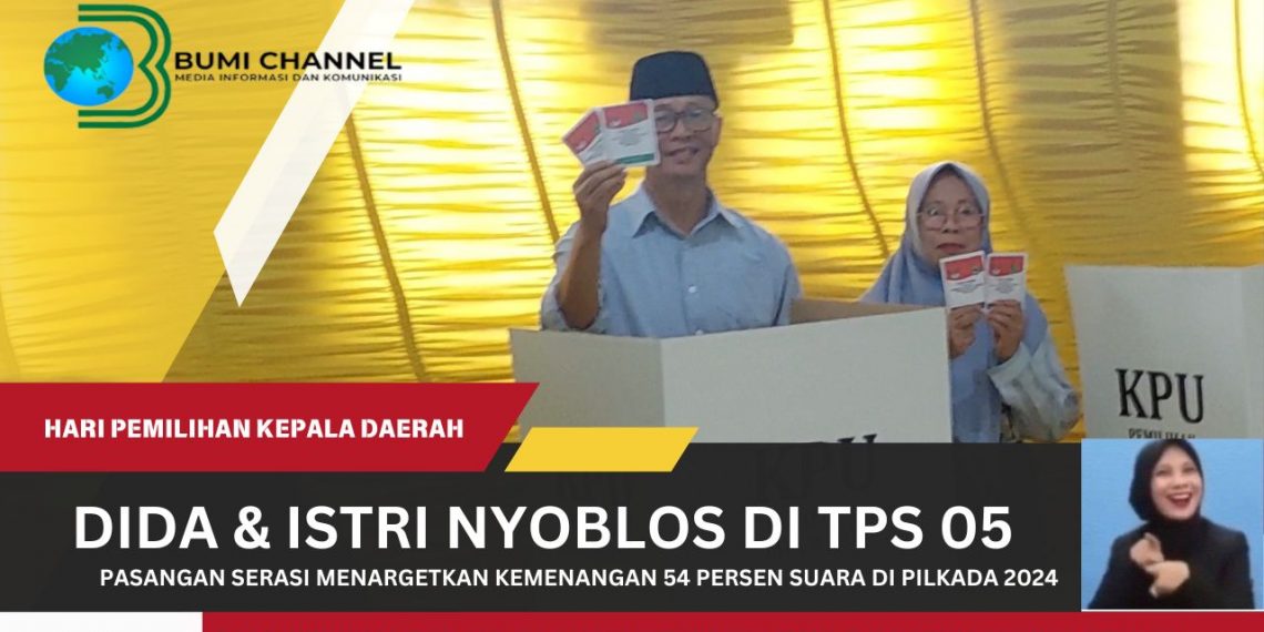 Kompak Berbaju Biru, Dida Sembada dan Keluarga Nyoblos di TPS 05 Karamat