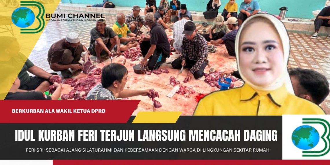 Tradisi Kurban Feri Sri Astrina Turun Langsung Mencacah Daging Kurban Untuk Disebarkan