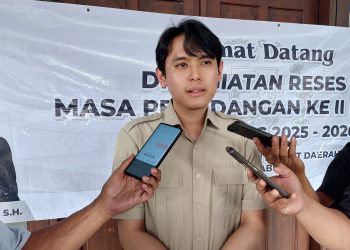 Galuh Naufal Serap Aspirasi Warga Benteng, Soroti Jalan Rusak hingga Masalah BPJS