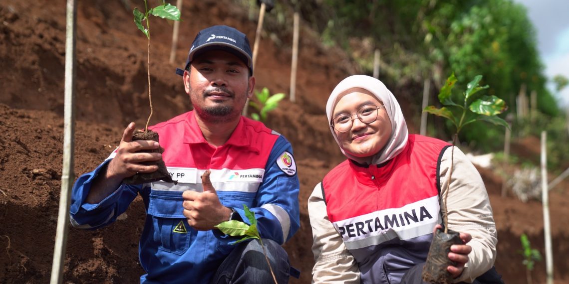 Pertamina Patra Niaga Regional JBB Perkuat Mitigasi Bencana lewat Penanaman 1.300 Pohon Saninten