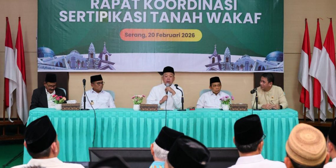Serahkan 13 Sertipikat di Banten, Menteri ATR/Kepala BPN Ajak Organisasi Keagamaan “Keroyok” Percepatan Sertipikasi Tanah Wakaf
