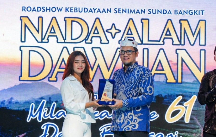 Warga Sambut Positif Partisipasi AQUA di Pagelaran Seni Sunda di Batusari Subang