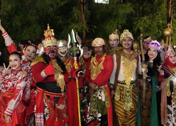 Sekretariat DPRD Kota Sukabumi Tampil Memukau di Kirab Mahkota Binokasih, Usung Tema “Sandiwara Sunda Sri Asih”