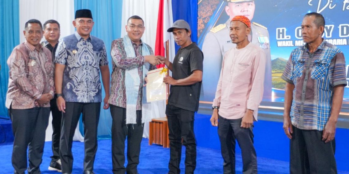 Wamen Ossy Ajak Pemkab Menguatkan GTRA untuk Selesaikan Masalah Pertanahan di Tanah Laut
