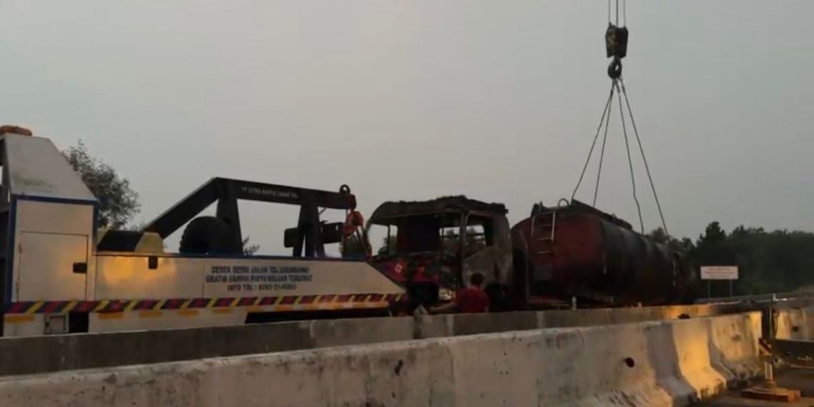 Pertamina Patra Niaga RJBB Cepat Tangani Insiden Mobil Tangki di Tol Cisumdawu, Sumedang, Pastikan Pasokan BBM Tidak Terganggu