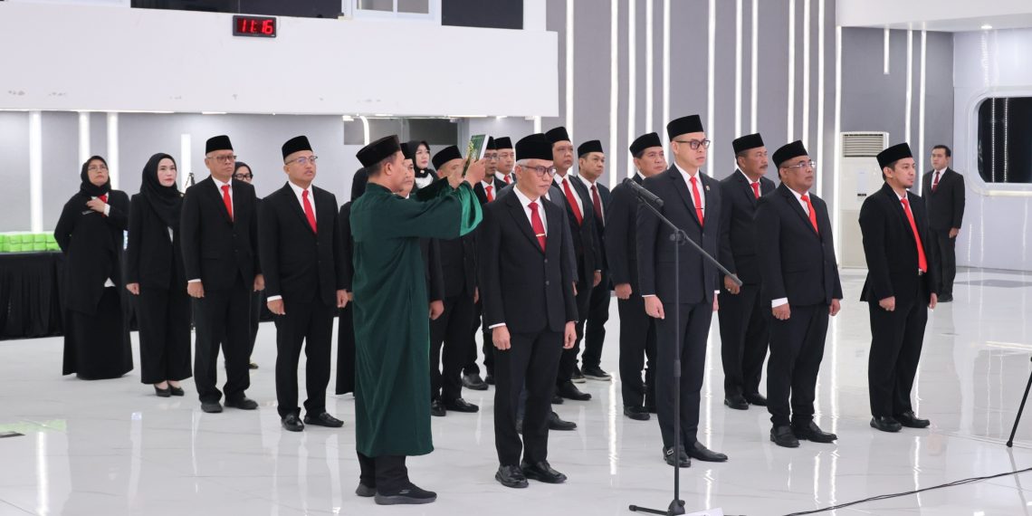 Lantik 130 Pejabat, Menteri ATR/Kepala BPN: Berikan Manfaat dan Pelayanan yang Adil bagi Masyarakat