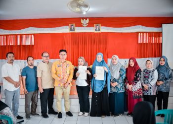 Sertipikat PTSL Diserahkan di Sukakarya, Warga Kini Miliki Kepastian Hukum atas Tanah