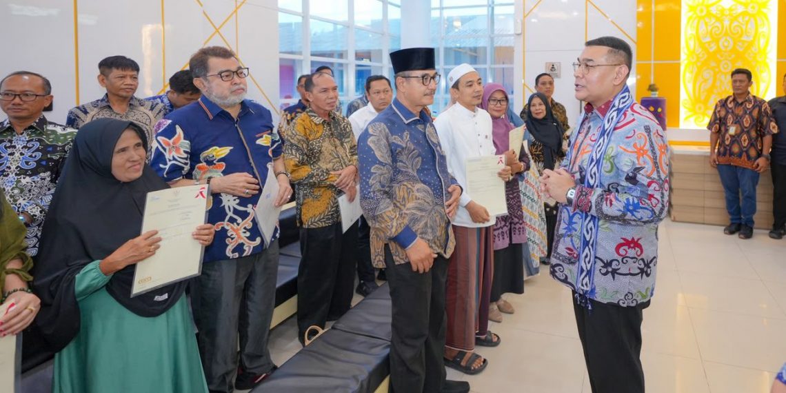 Berikan Pengarahan di Kantah Kota Samarinda, Wamen Ossy: ATR/BPN Harus Jadi Solusi Atas Pembangunan di Kalimantan Timur