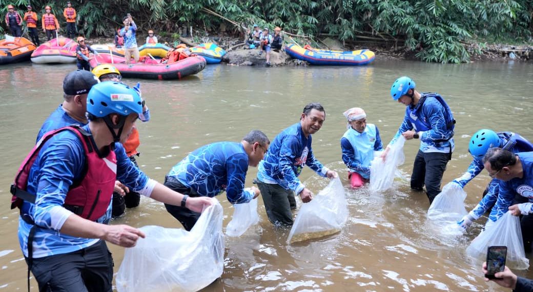 Hadiri Gerakan Nasional “AYO Muliakan Sungai”, Wamen Ossy: Memuliakan Sungai Berarti Memuliakan Negara