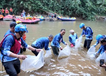Hadiri Gerakan Nasional “AYO Muliakan Sungai”, Wamen Ossy: Memuliakan Sungai Berarti Memuliakan Negara