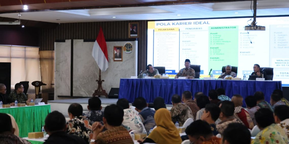 Kumpulkan Jajaran di Jatim, Menteri Nusron: Masuki Periode Transformasi Organisasi dan Layanan, Tempatkan Rakyat sebagai Raja yang Harus Dilayani