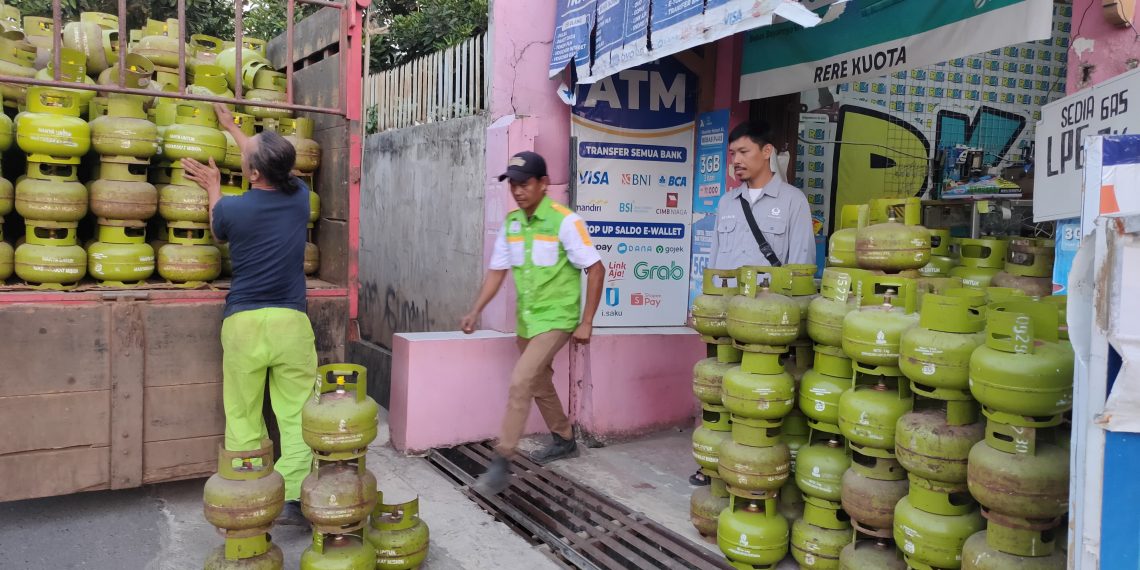 Pertamina Patra Niaga Tambah 138 Metrik Ton LPG Subsidi untuk Menjaga Ketersediaan Pasokan di Subang