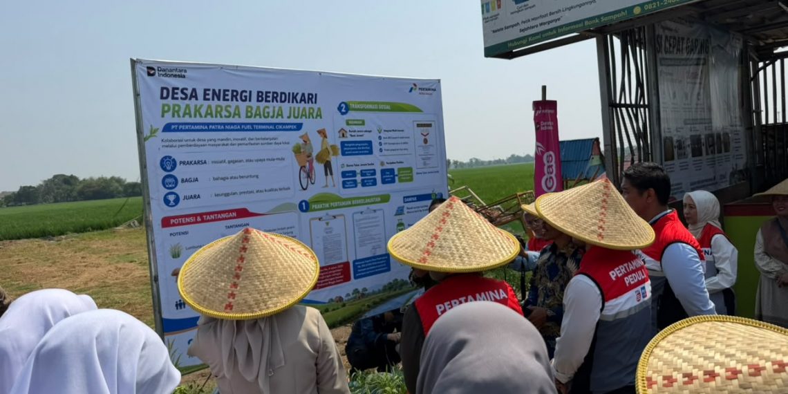 Pertamina Patra Niaga RJBB Tampilkan Inovasi Tukar Jerami kepada Staf Khusus Wakil Presiden