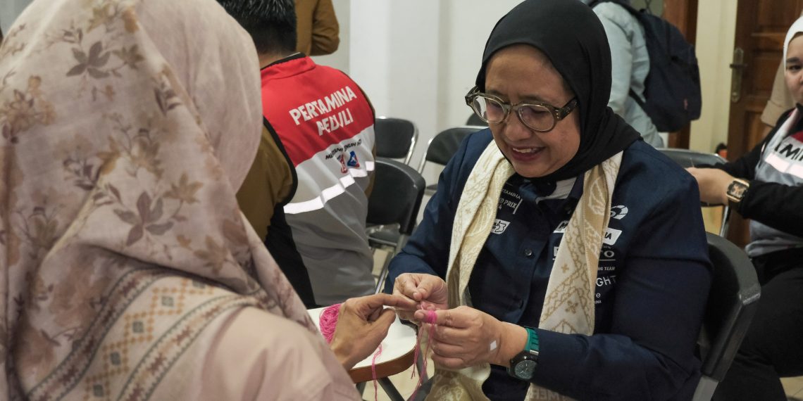 Dari Merajut Asa hingga Lentera Jiwa, Komisaris PT Pertamina (Persero) Tinjau TJSL di Bandung