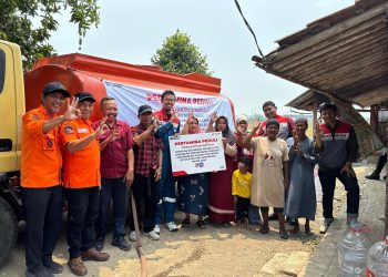 Pertamina Patra Niaga RJBB Bersama BPBD Karawang Bantu Warga Terdampak Kekeringan, Salurkan 100.000 Liter Air Bersih
