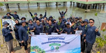 Pertamina Patra Niaga Ajak Masyarakat Tanam 500 Mangrove, Perkuat Ekosistem Pesisir Pulau Untung Jawa