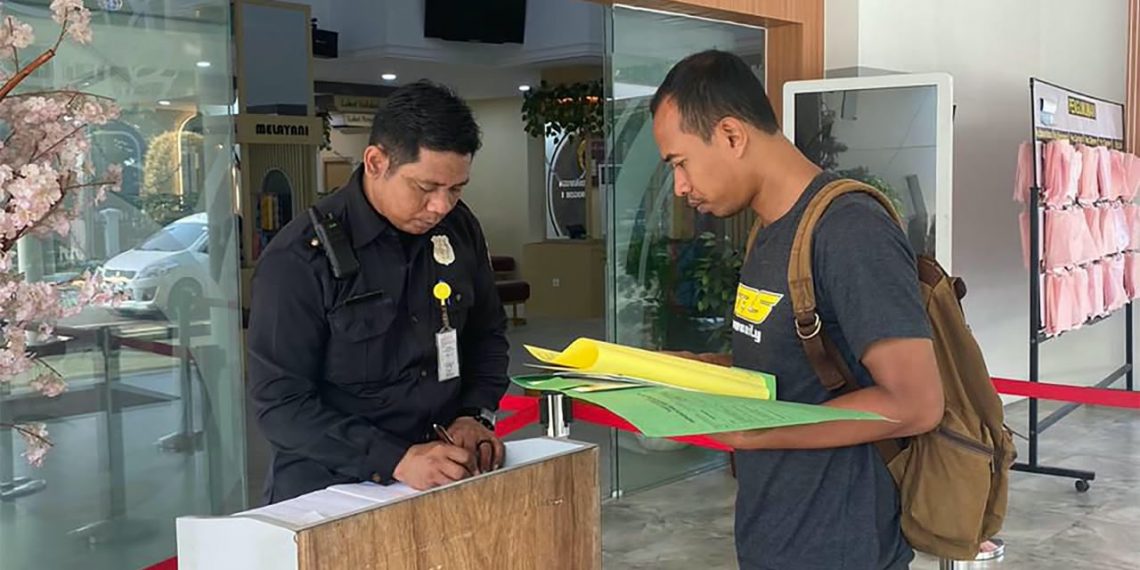 Di Tengah Kesibukan, Warga Manfaatkan PELATARAN untuk Urusan Pertanahan saat Akhir Pekan