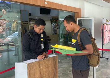 Di Tengah Kesibukan, Warga Manfaatkan PELATARAN untuk Urusan Pertanahan saat Akhir Pekan